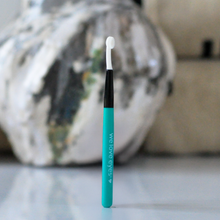 Load image into Gallery viewer, Eyelid Margin Scrub Brush