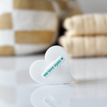 Load image into Gallery viewer, Mini Eyelid Scrub Mitt
