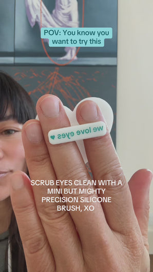 Mini Eyelid Scrub Mitt Tiktok Video