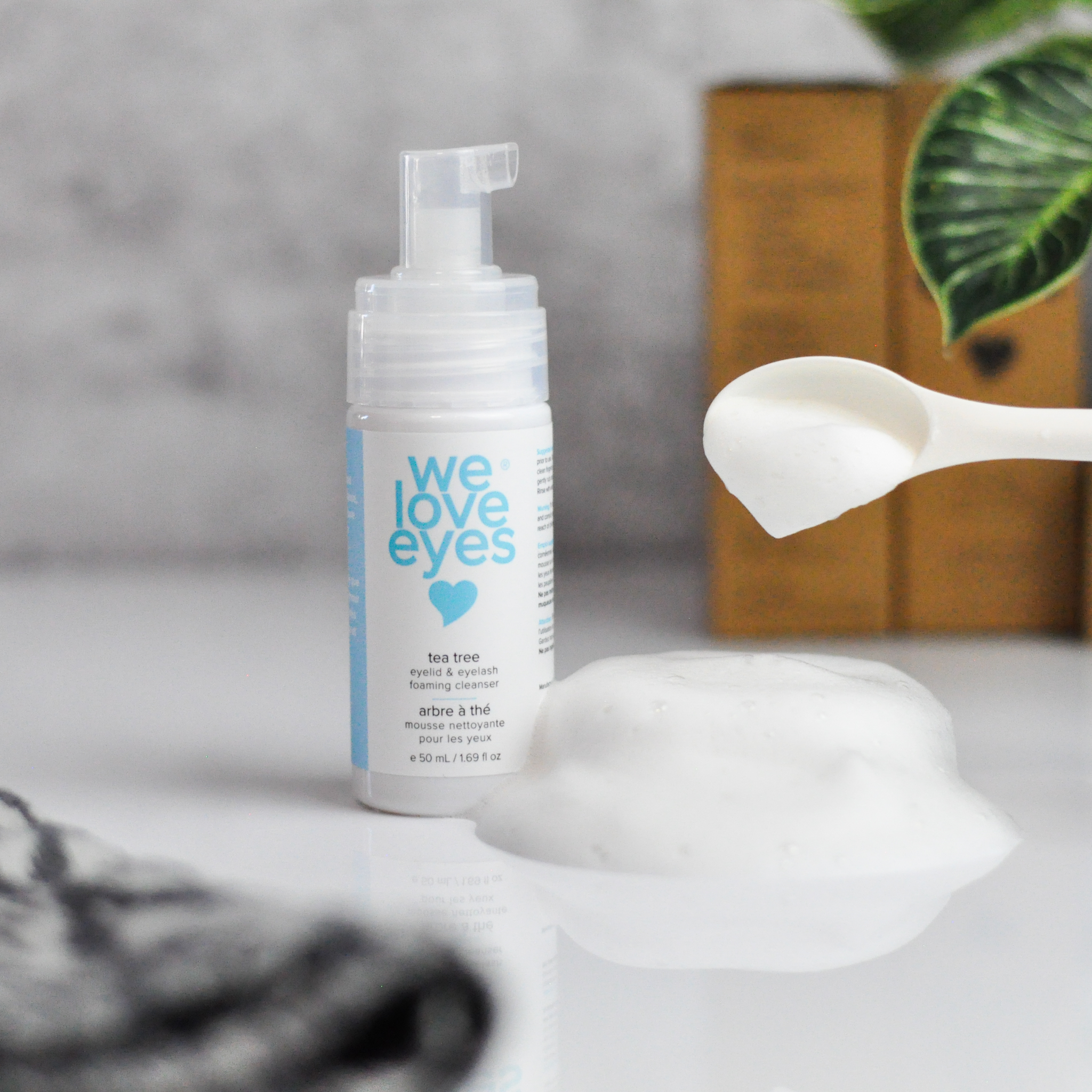 We Love Eyes Foaming Cleanser Review - Blepharitis Treatment at